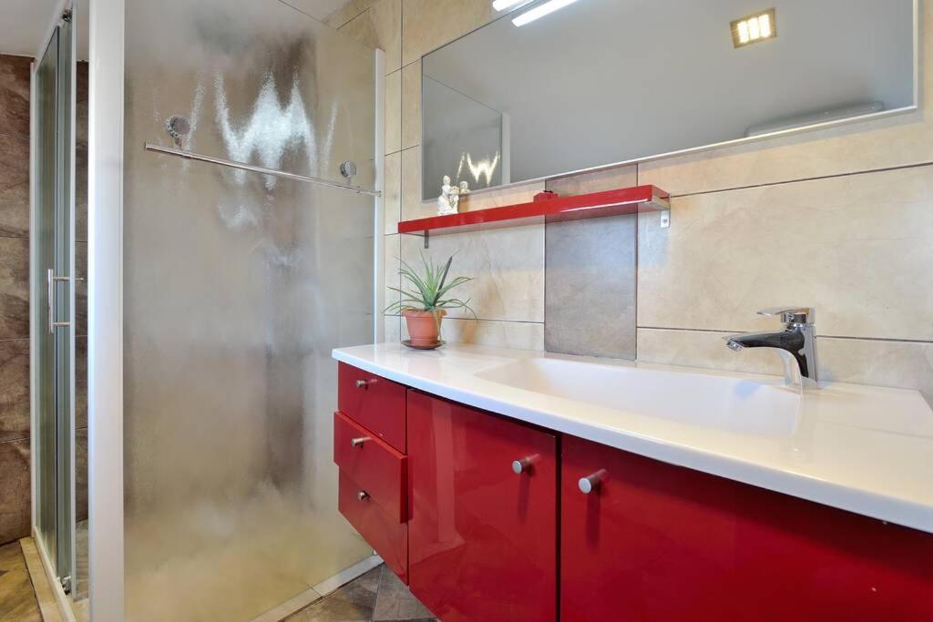 Comfortable Apartment Near Pula Marčana エクステリア 写真