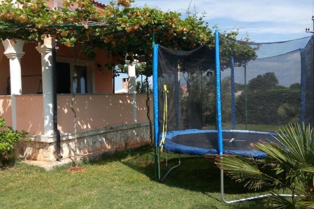 Comfortable Apartment Near Pula Marčana エクステリア 写真