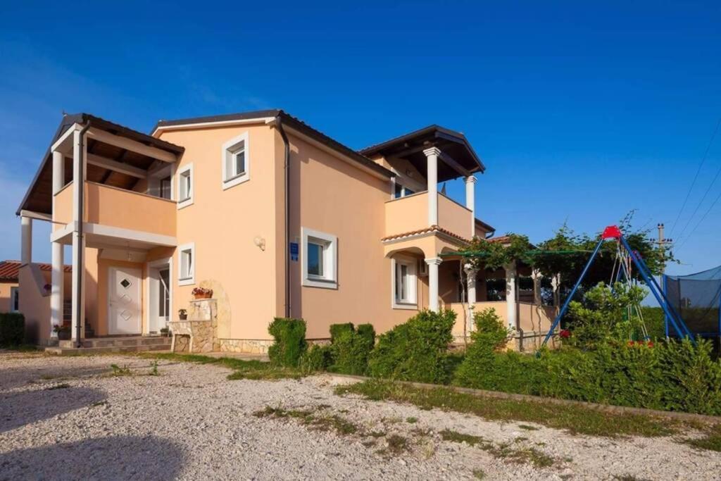 Comfortable Apartment Near Pula Marčana エクステリア 写真